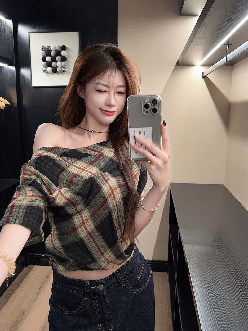 Girl Style Retro Plaid Slant Collar T-Shirt Women'S 2025 Summer Chic Niche Slimming Look Asymmetrical Top - Image 2