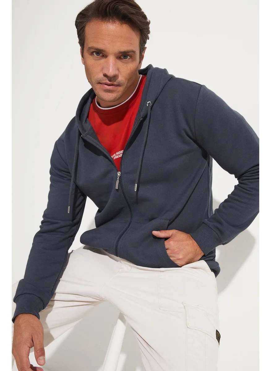 جون Men's Regular Fit Zippered Pocket Detailed Sweatshirt