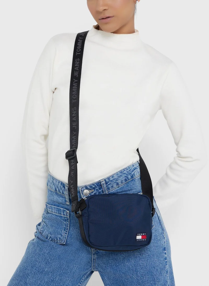 TOMMY JEANS Essential Zip Around Crossbody Bag