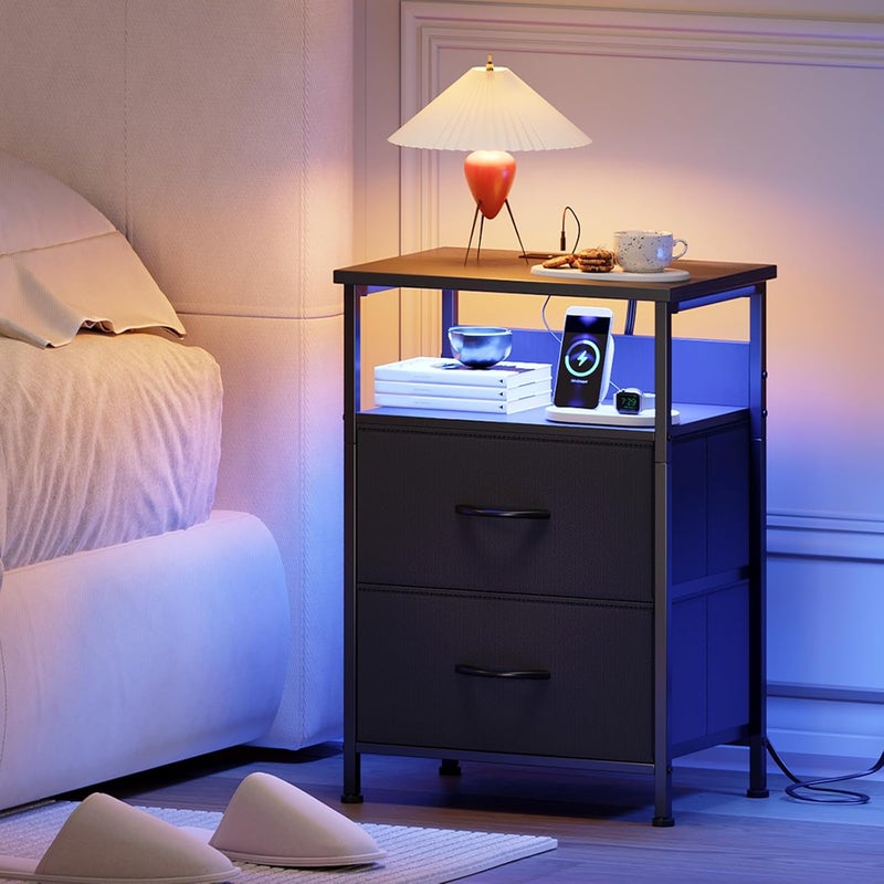 شاربدو حامل ليلي شاربدو لغرفة النوم مزود بمقبسين تيار متردد ومنفذي USB، ومقبس قياسي في المملكة المتحدة، وخزانة تخزين نهائية مع ضوء LED ودرج تخزين (أسود) - Image 2