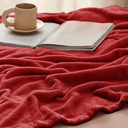 VAS COLLECTIONS Polyester Premium Plush Summer Single Bed Dohar/Ac Blanket | 250 GSM Reversible Lightweight Cozy Soft for Bed, Sofa, Couch, Travel & Camping| 225X150 Cm - Maroon, Solid - Image 3