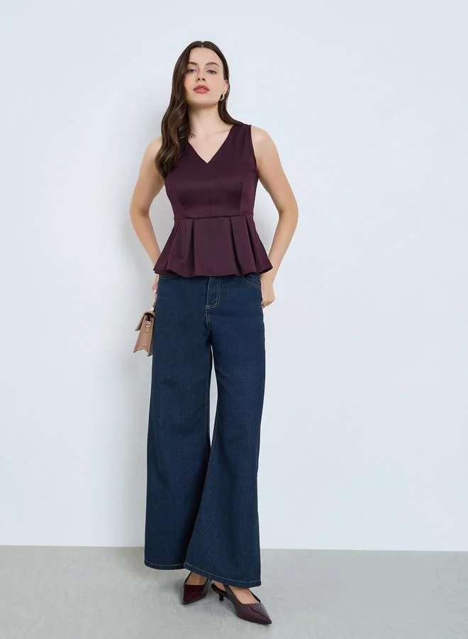 Styli Burgundy V-Neck Sleeveless Peplum Top