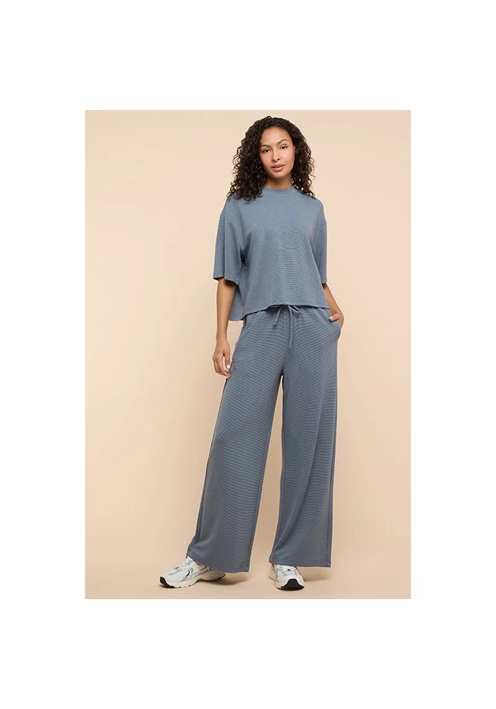 أر أند بي Solid T-Shirt with Crew Neck and Short Sleeves