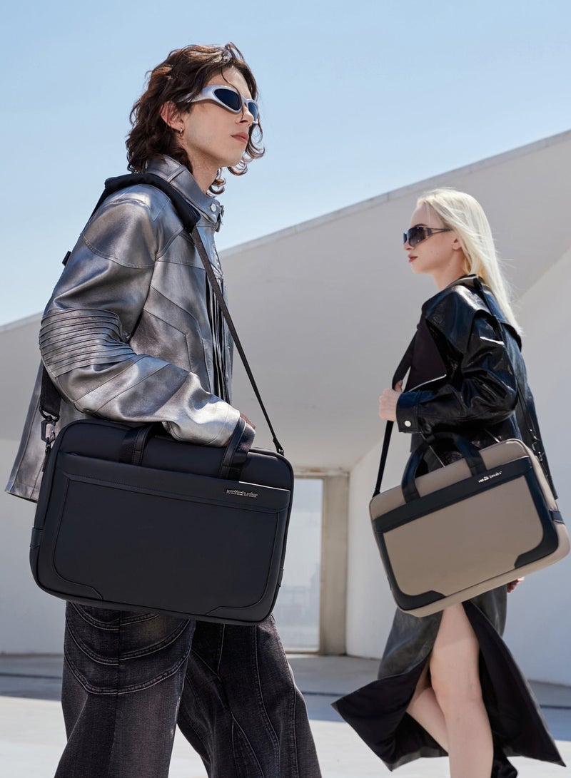 ARCTIC HUNTER GWB00889 Laptop Bag - Stylish 15.6-inch Work Bag
The bag is the perfect choice for professionals and students, offering a stylish and practical solution for carrying your device. This laptop bag, with its modern design, is ideal for everyday use or travel. - Image 4