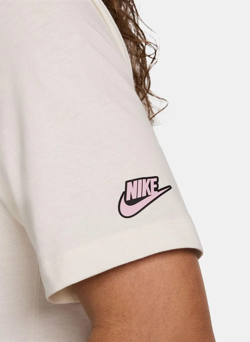 نايكي Men's Sportswear Club T-Shirt
