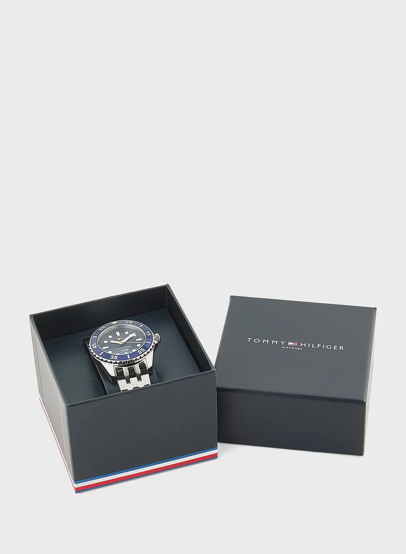 تومي هيلفيغر Casual Steel Strap Analog Watch