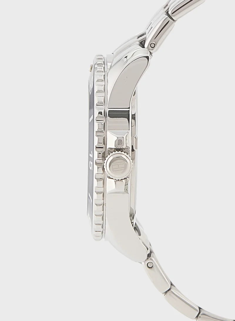 تومي هيلفيغر Casual Steel Strap Analog Watch