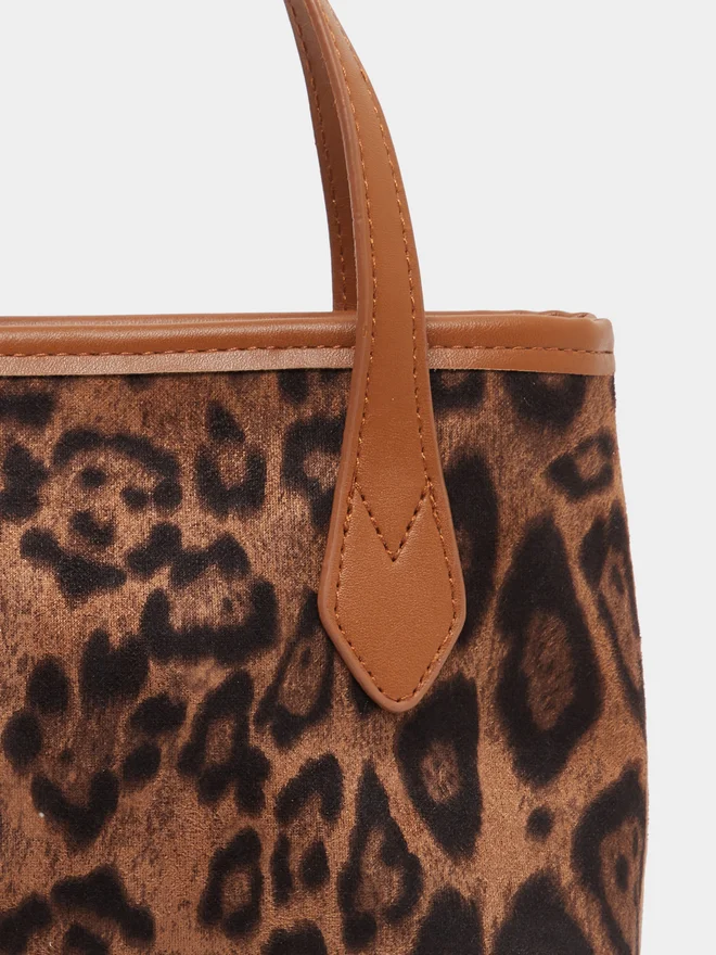Styli Styli Leopard Print Handbag with Adjustable Strap