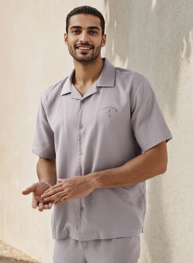 إمبيرور قميص إمبراطور بقصة عادية وطبعة وياقة كامب