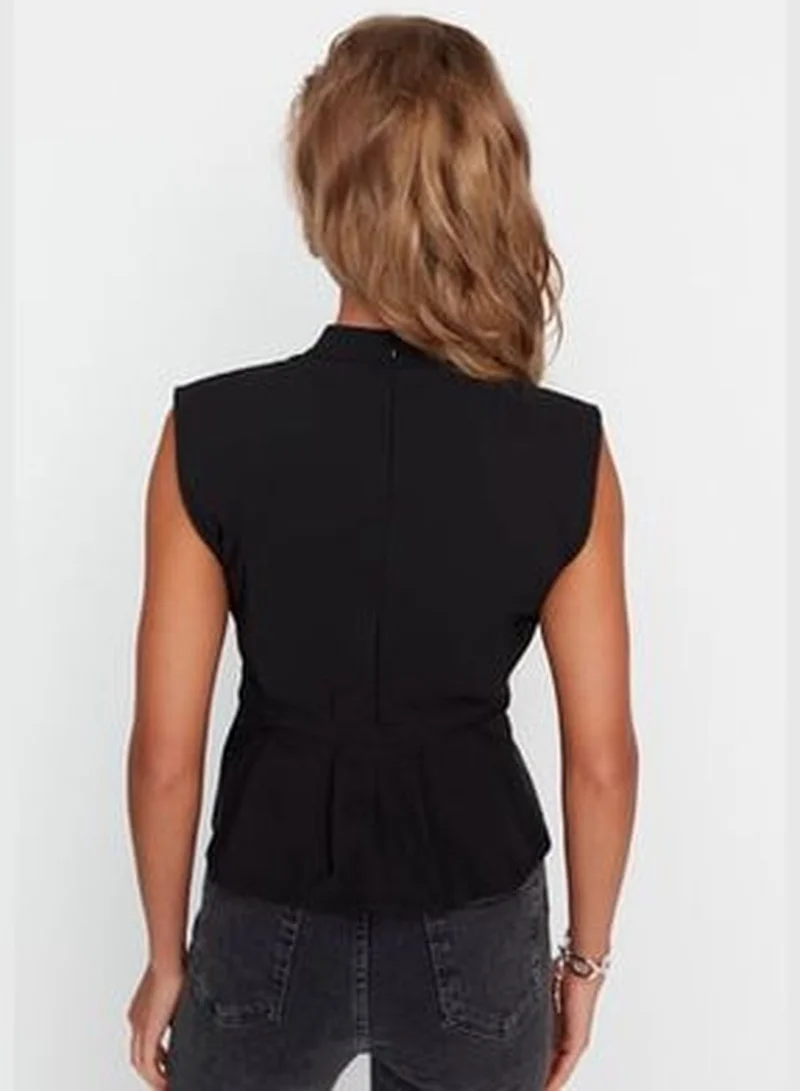 trendyol Black Woven Crew Neck Tank Top TWOAW23BZ00559