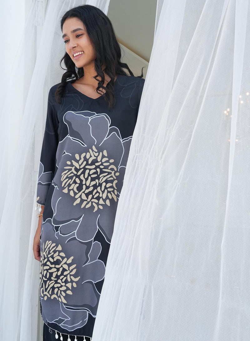 قصة Women's Charcoal Black Grandiflora Imprint Kurta Set  - Image 1