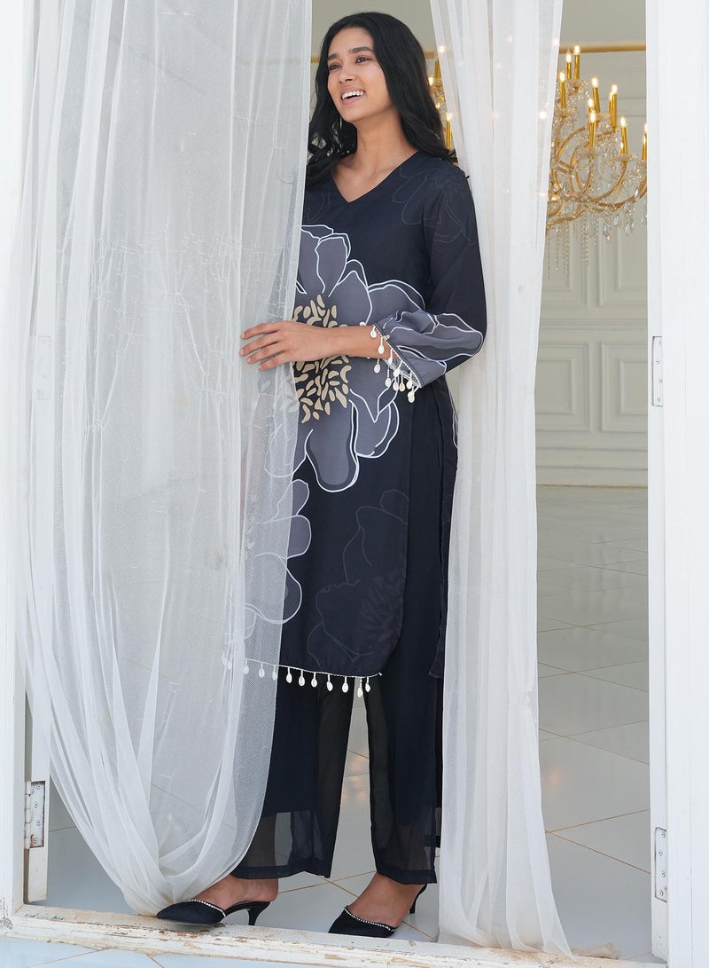  قصة Women's Charcoal Black Grandiflora Imprint Kurta Set  - Image 5
