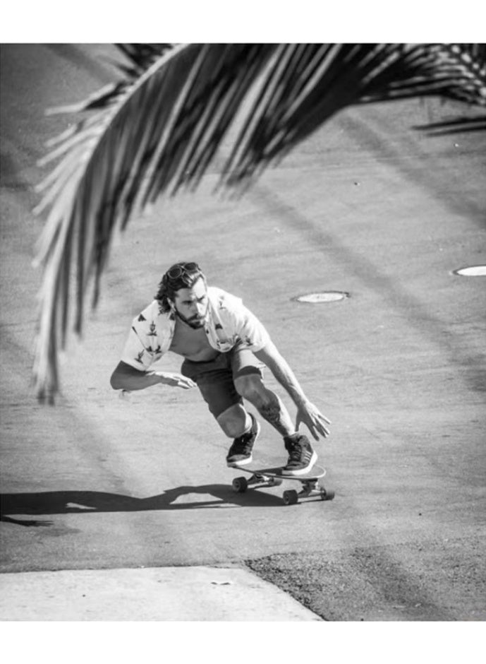 Seething 32 Inch CX7 Swallow Surf Skateboard With Backpack & Tool, Waves - Image 2