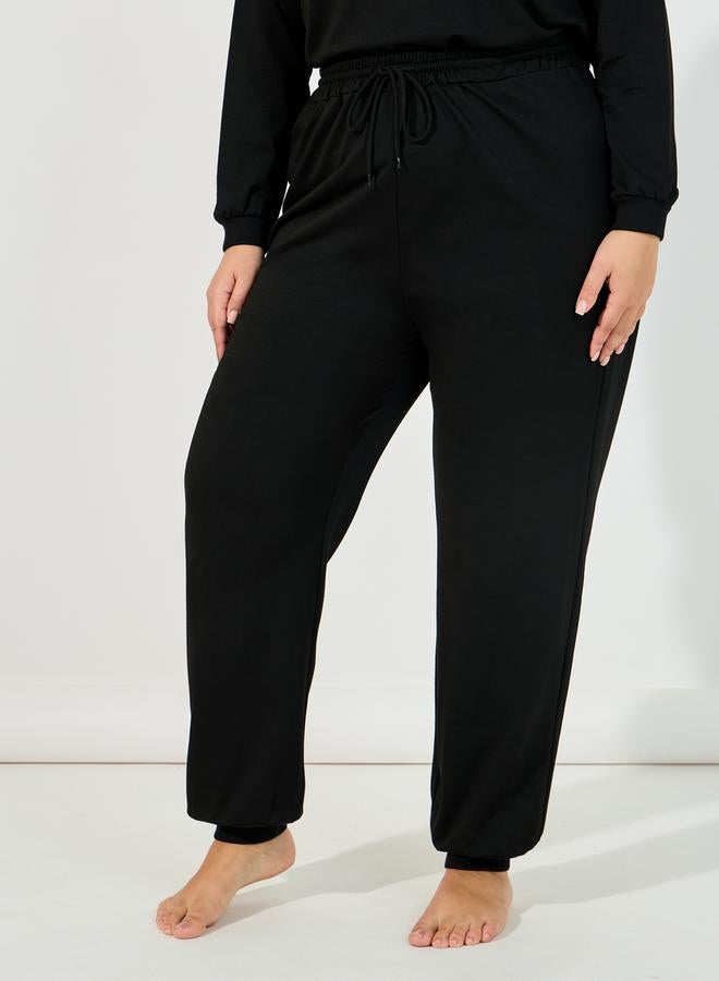 Styli Plus Size Leopard Paris Slogan Sweatshirt & Jogger Lounge Set  - Image 5