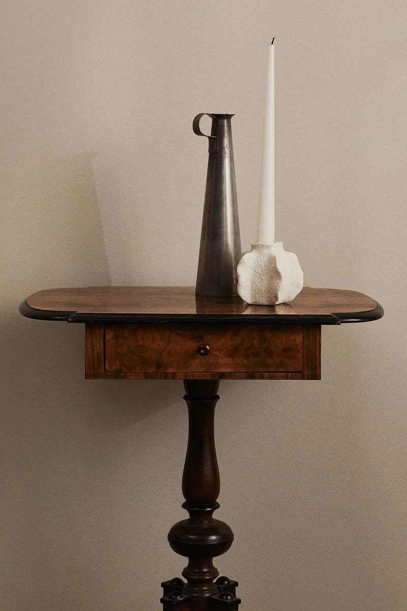 اتش اند ام حامل شموع صغير من الفخار