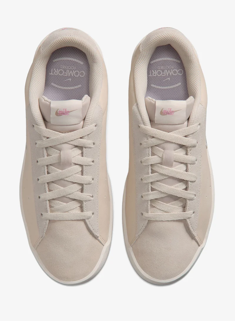 Nike LT OREWOOD BRN/CREAM II-PHANTOM-BLEACHED LILAC-PINK RISE-LT MAGENTA Court Heritage Ms Se for Women | Best Price UAE