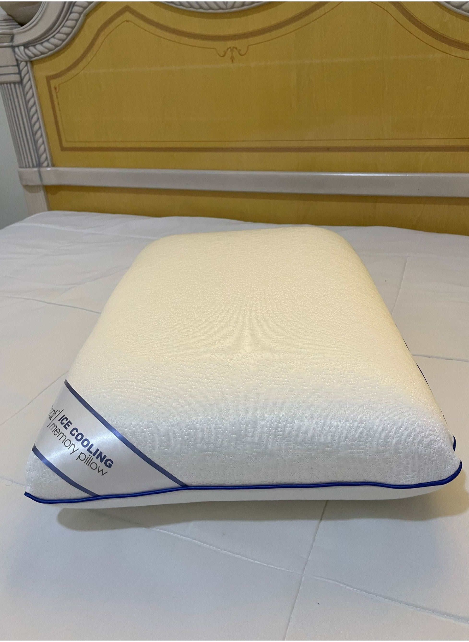 MAXQON Cooling Ergonomic Memory Foam Pillow With Cooling Technology and Removable Cover - 60x40x13 cm 