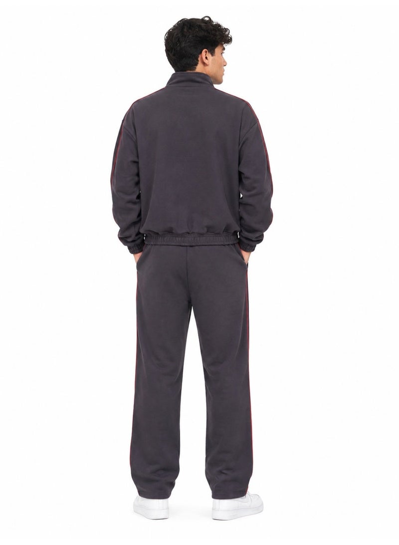 Caesar Men's solid-colored winter tracksuit featuring linear designs. - Image 2
