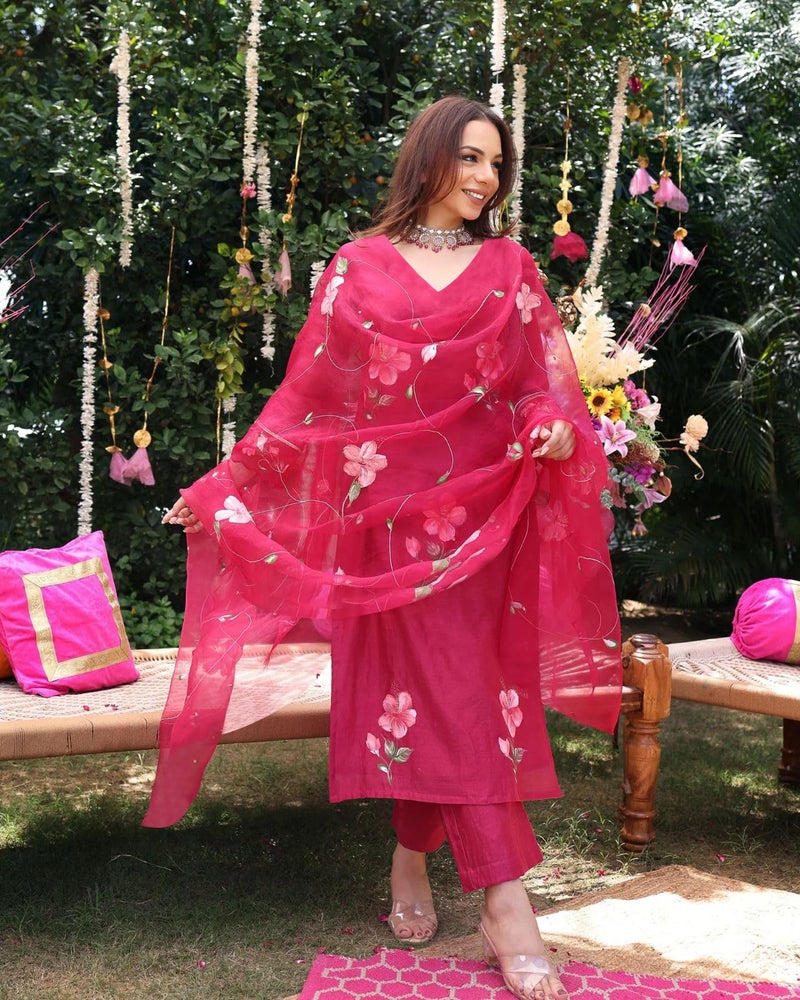 GoSriKi قميص كورتا مطبوع مستقيم من مزيج الرايون للسيدات مع بنطلون ودوباتا (ROKA Rani-GS_S_Pink_Small) - Image 3