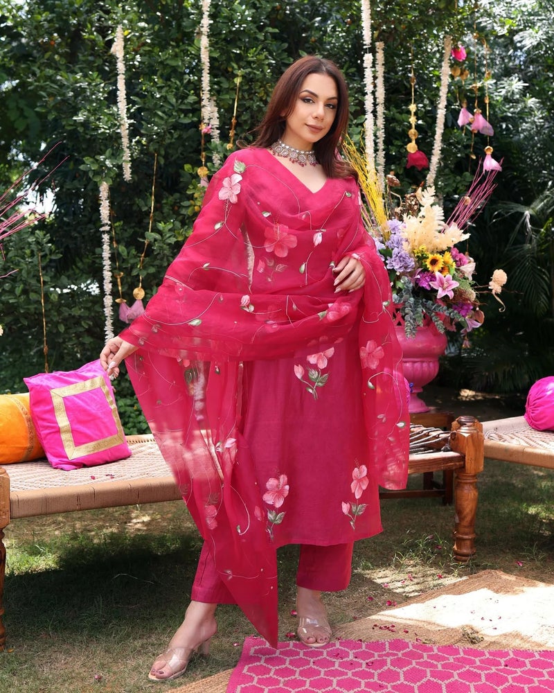 GoSriKi قميص كورتا مطبوع مستقيم من مزيج الرايون للسيدات مع بنطلون ودوباتا (ROKA Rani-GS_S_Pink_Small) - Image 4