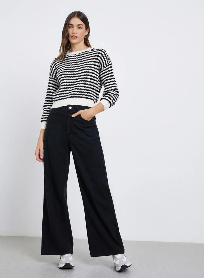 ستايلي سويتر مخطط قصير بتفاصيل محبوكة