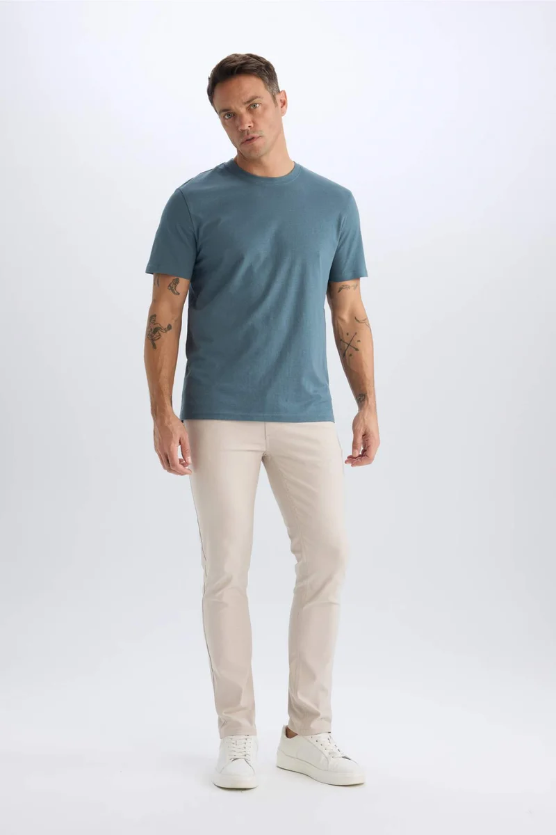 ديفاكتو New Regular Fit Crew Neck Short Sleeve T-Shirt