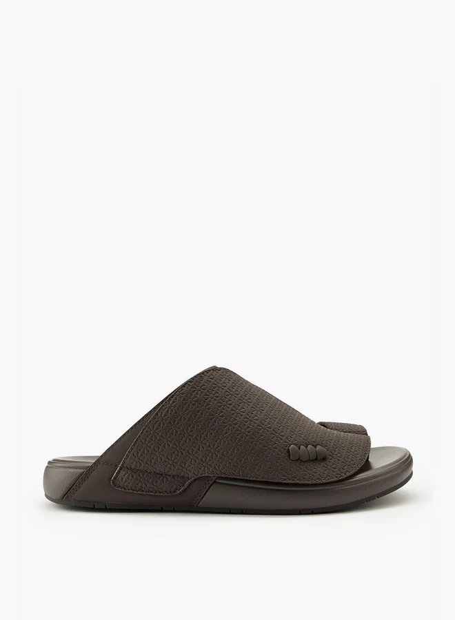 دوتشيني Men's Textured Slip-On Arabic Sandals