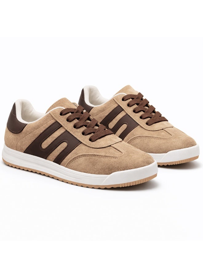Women's suede sneakers with a modern design - Image 2