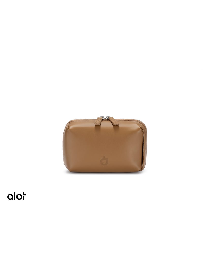 handbag – elegant and durable, with multiple pockets for daily use. Made of premium leather, with a 1-liter capacity, and equipped with a side hand strap for easy carrying. - Image 1