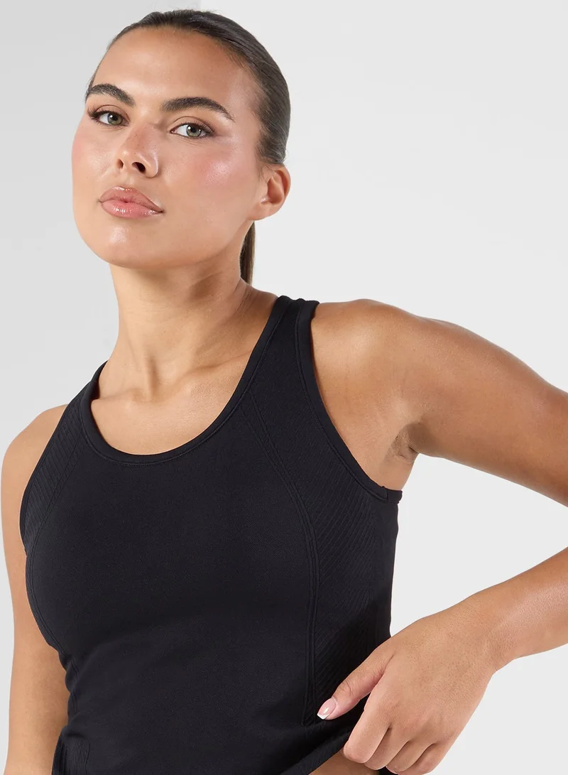 فورورد تانك توب بحمالات سباق ضيق