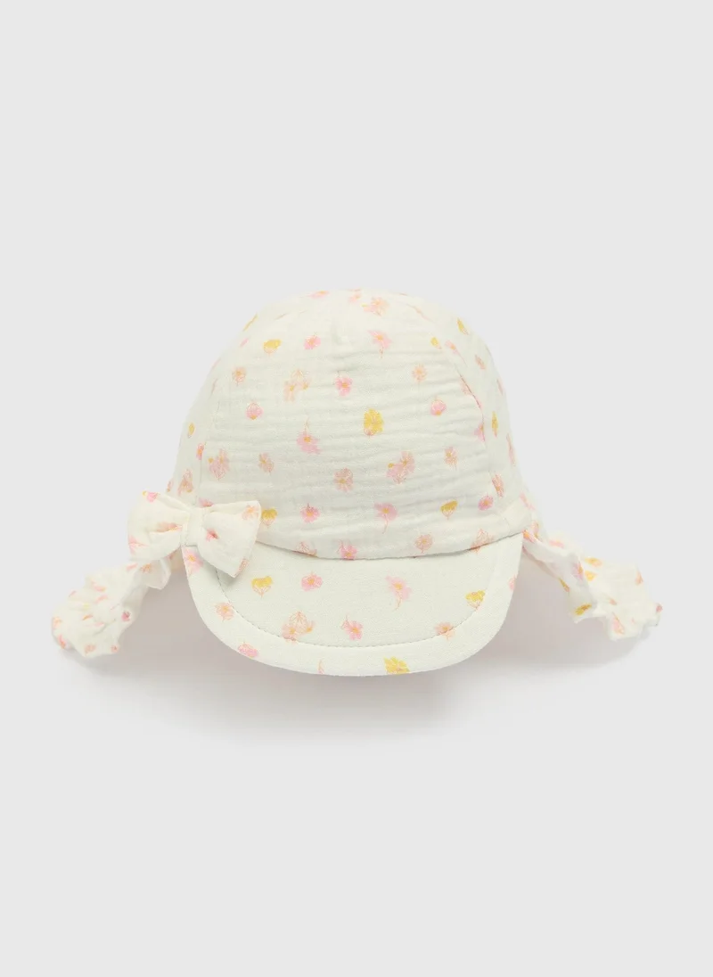 ماتلان Baby White Floral Keppi