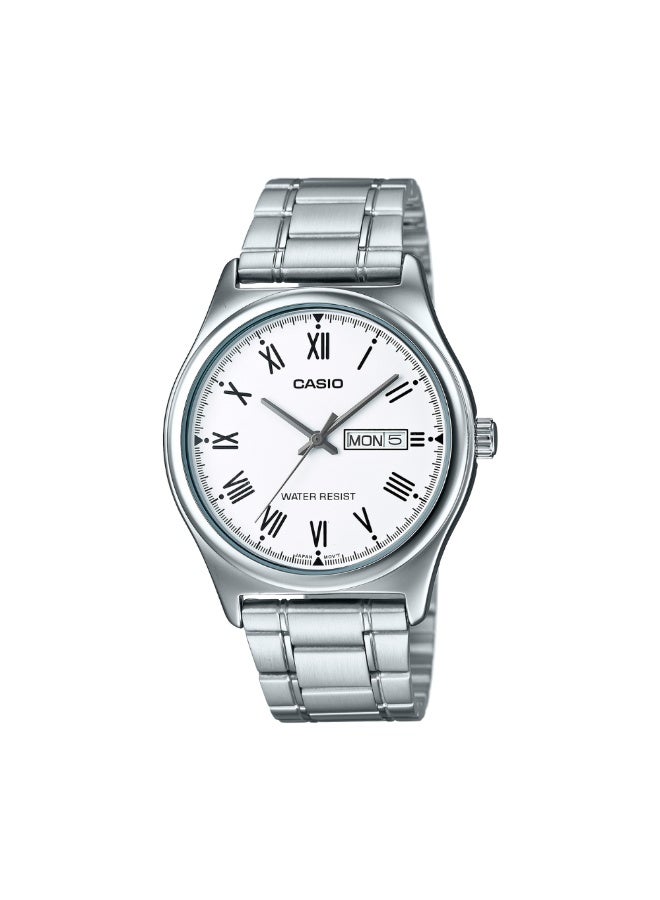 كاسيو ساعة كاسيو رجالية ستانلس ستيل MTP-V006D-7BUDF – ميناء أبيض بأرقام رومانية مع عرض اليوم والتاريخ ومقاومة للماء - Image 1
