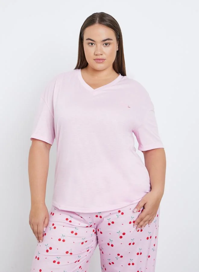 Styli Styli Plus Cherry Print V Neck T-Shirt and Pyjama Set