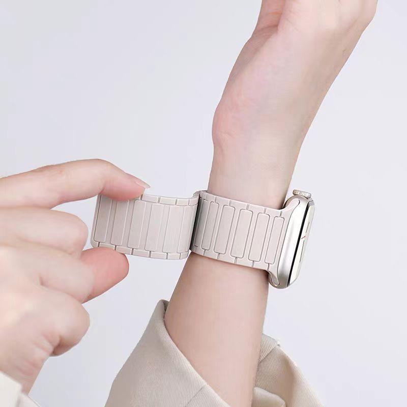 erorex For Apple Watch 42 / 44 / 45 / 46 / 49Mm I-Shaped Magnetic Silicone Watch Band(Starlight) - Image 5