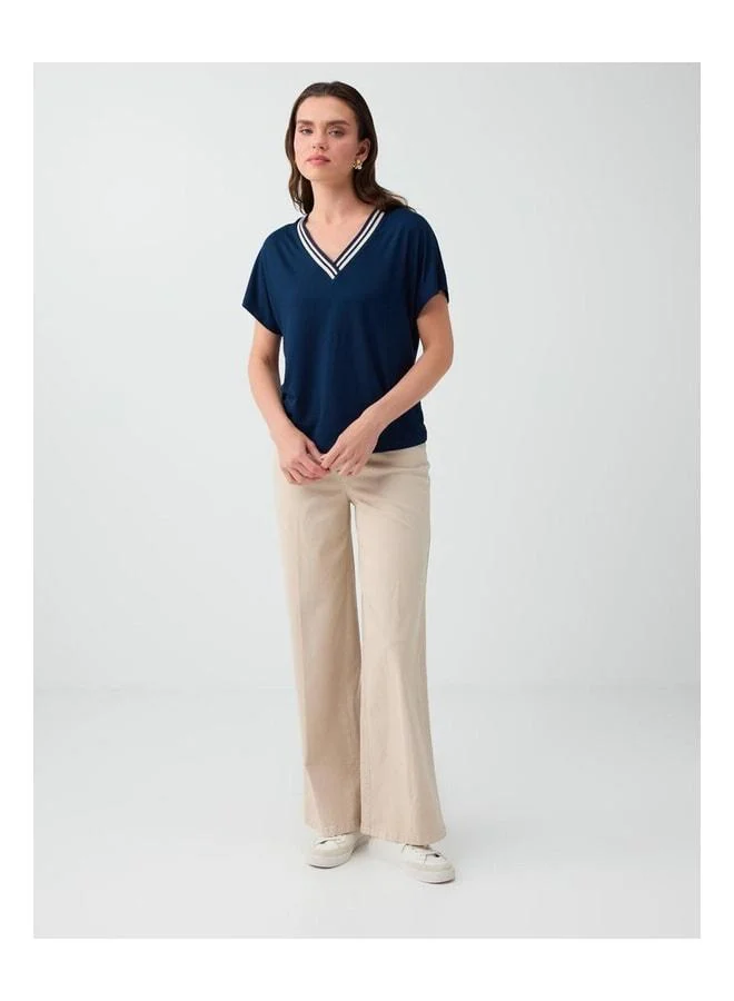 Jimmy Key Navy Blue V-Neck Low-Shoulder Knit T-Shirt.