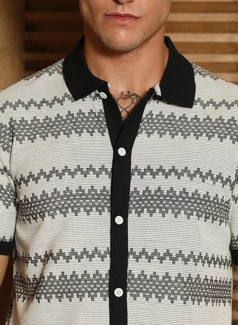 Campus Sutra Men's Black And White Geometric Polo Collar Shirt