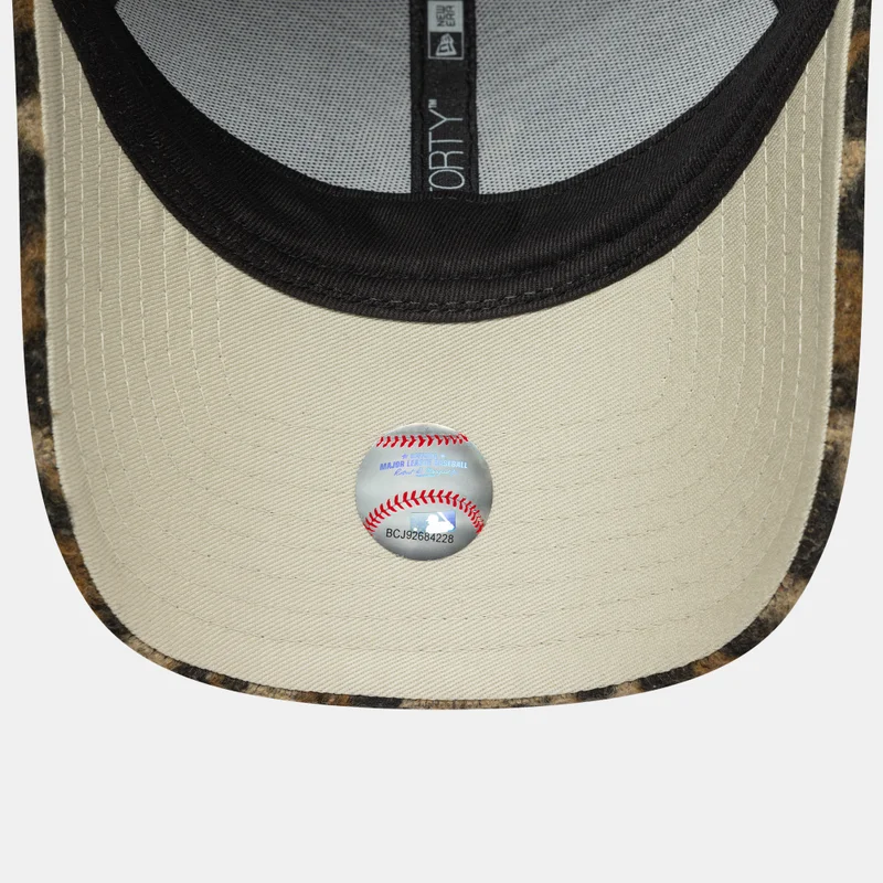 NEW ERA Women's MLB New York Yankees Cosy Animal Leopard 9FORTY Cap