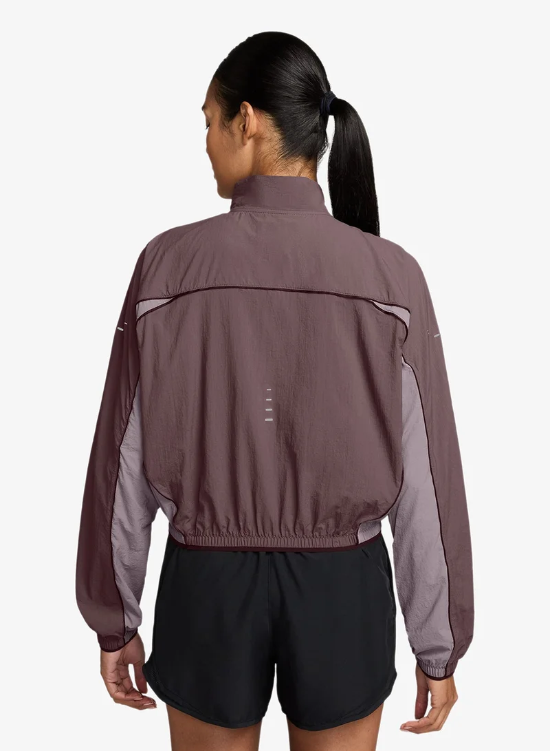 نايكي جاكيت سويفت بطارد للأشعة فوق البنفسجية