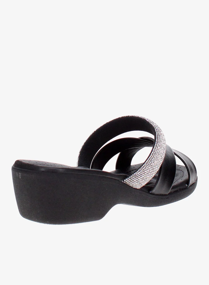 Beira Rio Black Beira Rio Women’s Flat Summer Footwear – Lightweight Slip-On Comfort with Stylish Casual Design for Women | Best Price UAE