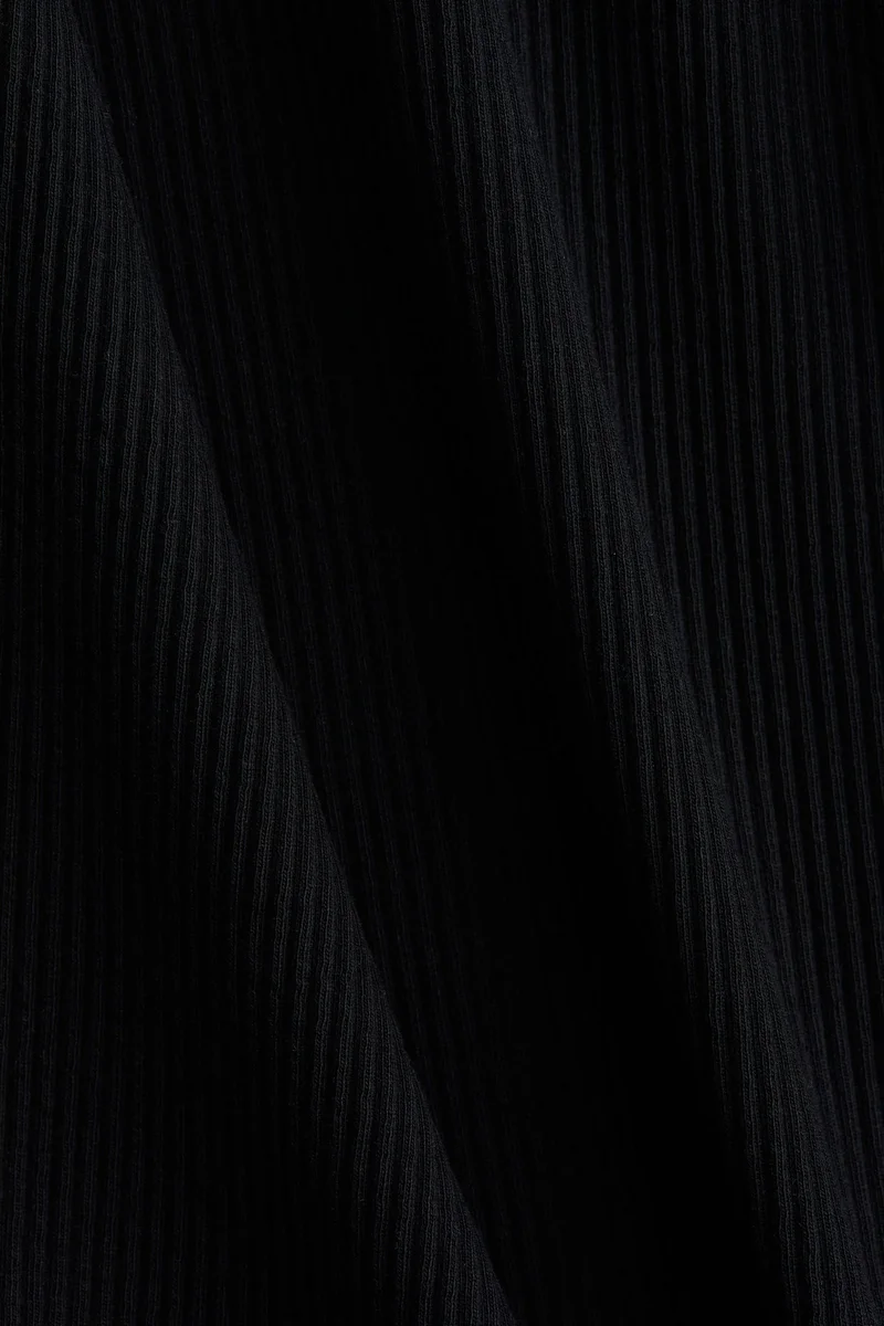 H&M Trumpet-sleeved ribbed dress