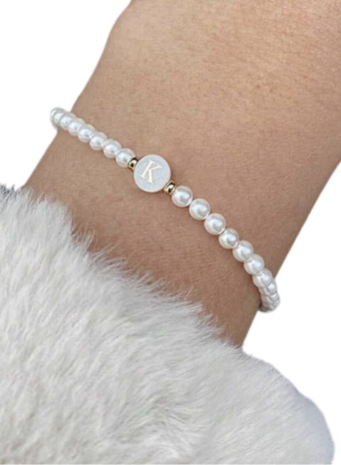 سوار أنيق بطباعة الاحرف الأبجدية من ازرار الؤلؤ الفاخر ملائم للارتداء اليومي ولإهداء الأصدقاء