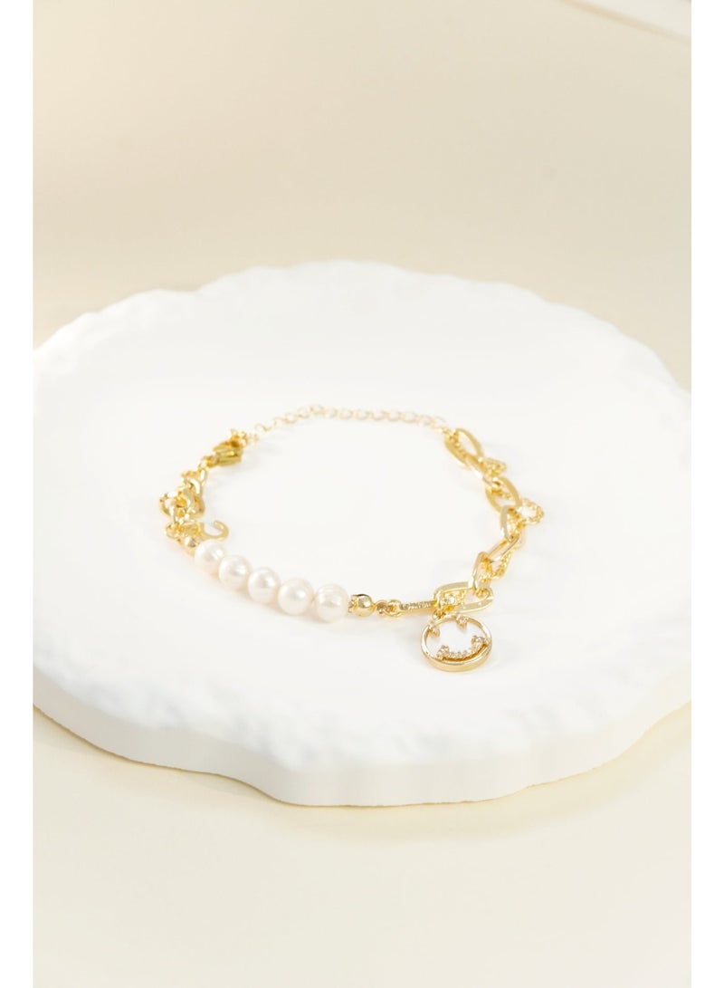 Lavida Retro Freshwater Pearl Gold Smiley Bracelet, Gold Plated Charm Bracelet for Women and Girls ， for daily use and special occasions - Image 3