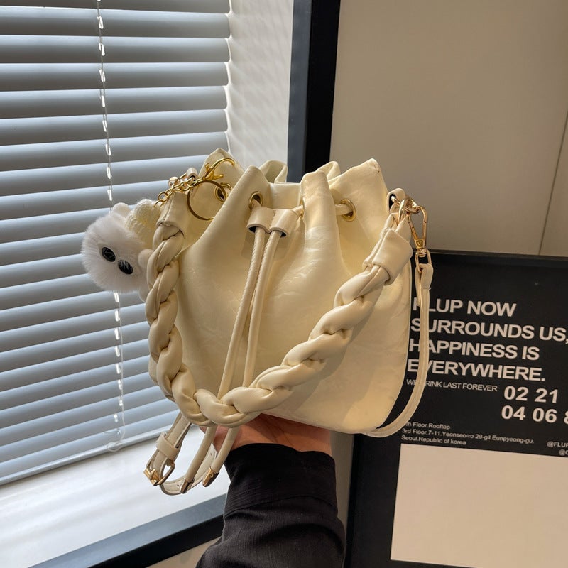 High-End Versatile Bucket Bag 2026 New Fashion Niche Trendy Crossbody Bag Women'S Handbag - Image 2