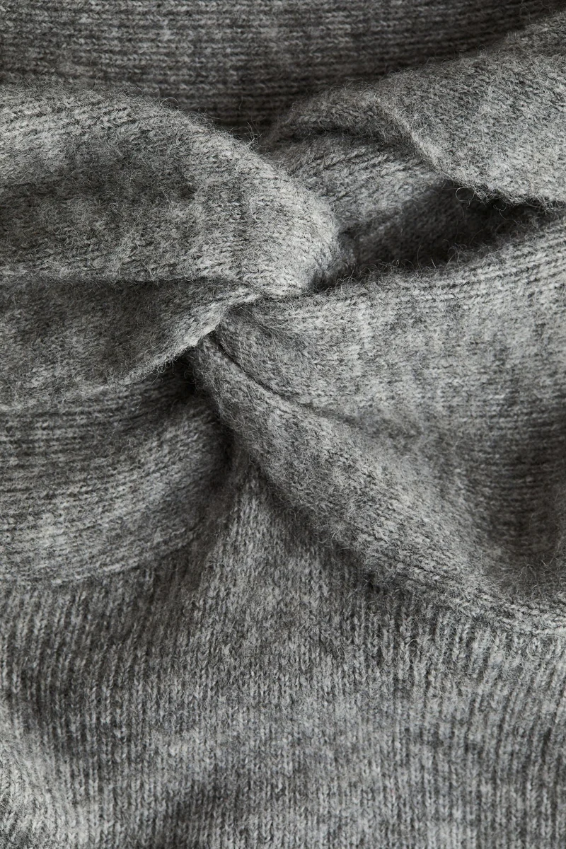 اتش اند ام فستان محبوك ناعم مكشوف الكتفين