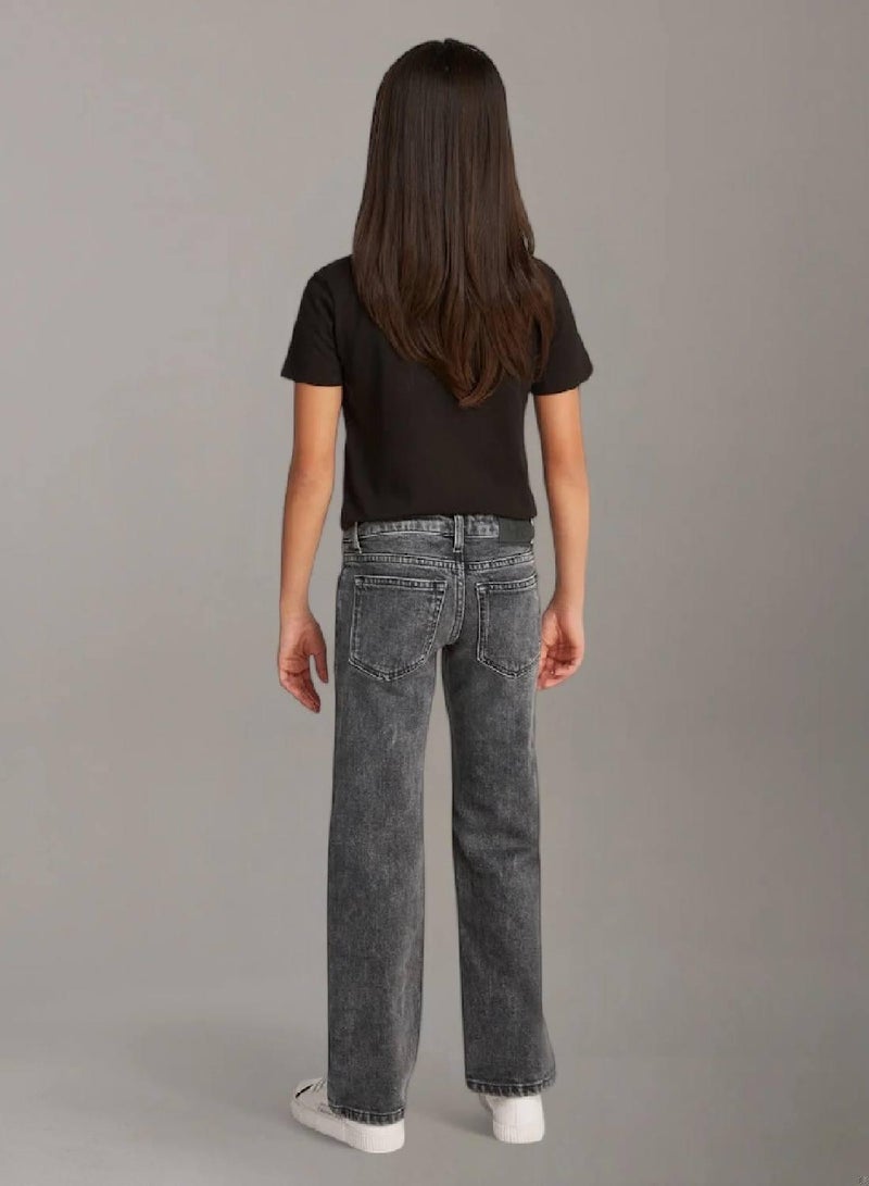 كالفن كلاين جينز بنطال جينز بقصة مستقيمة وخصر متوسط الارتفاع - Image 2