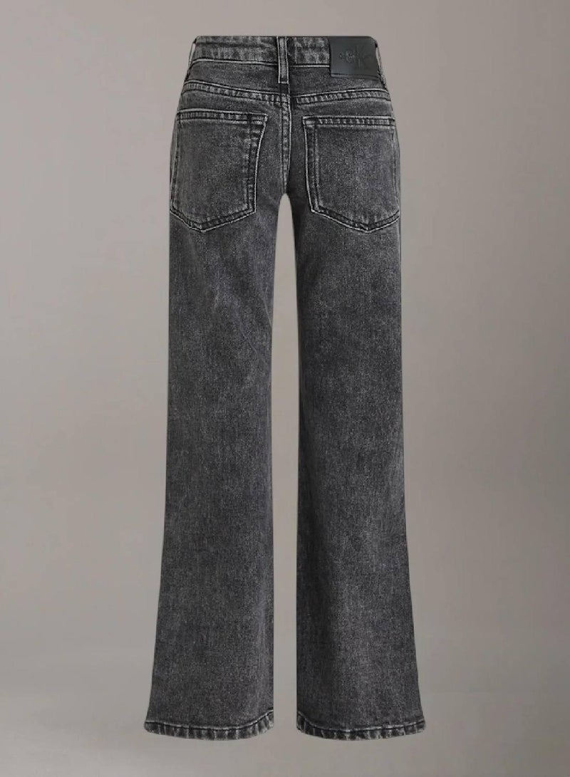 كالفن كلاين جينز بنطال جينز بقصة مستقيمة وخصر متوسط الارتفاع - Image 5