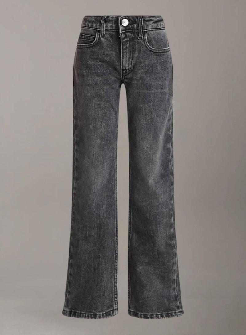 كالفن كلاين جينز بنطال جينز بقصة مستقيمة وخصر متوسط الارتفاع - Image 4