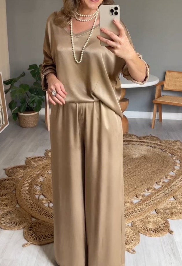 2024 Chic V-Neck Tee  Wide-Leg Pants Set Black - Image 3