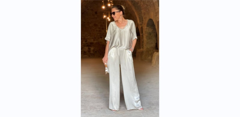 2024 Chic V-Neck Tee  Wide-Leg Pants Set Black - Image 2