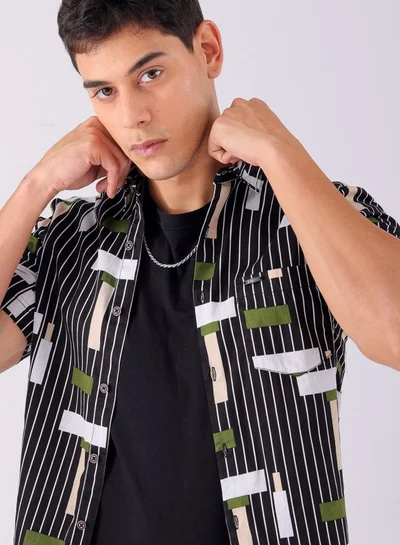 شركة المرآب الهندية Men Slim Fit Geometric Printed Half Sleeves Spread Collar Casual Shirt